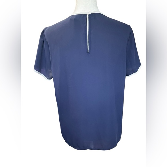 Forever 21 Woman’s Blue and White Short Sleeve Blouse Top - w/bow - M - Picture 6 of 7